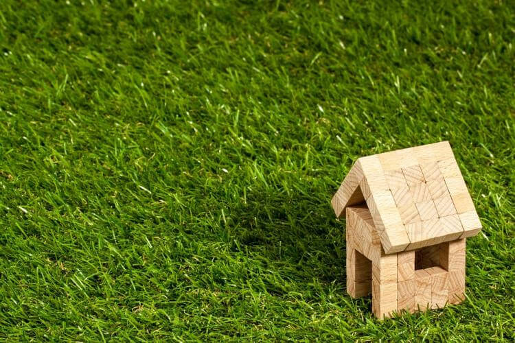 Zorgelijk te kort aan woningen!